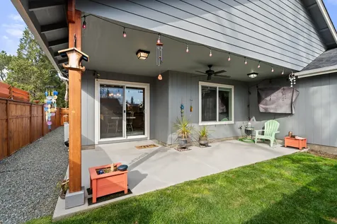 2035 SW Truman Way Grants Pass OR 97526