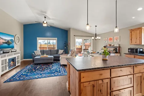 2035 SW Truman Way Grants Pass OR 97526