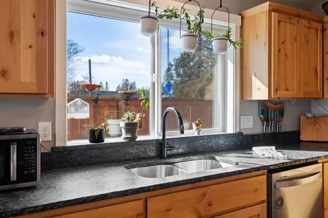 2035 SW Truman Way Grants Pass OR 97526