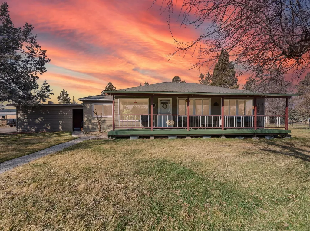 481 SW Helmholtz Way Redmond OR 97756
