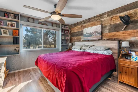 481 SW Helmholtz Way Redmond OR 97756