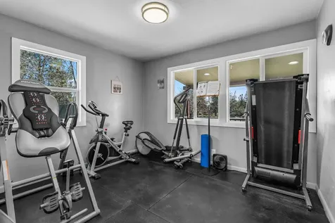 481 SW Helmholtz Way Redmond OR 97756