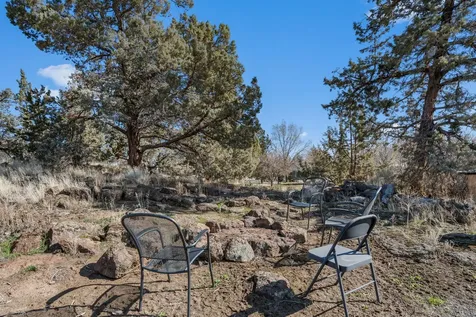 481 SW Helmholtz Way Redmond OR 97756