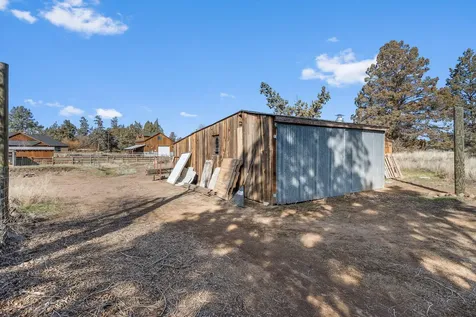 481 SW Helmholtz Way Redmond OR 97756