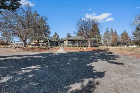 481 SW Helmholtz Way Redmond OR 97756