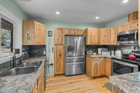 481 SW Helmholtz Way Redmond OR 97756