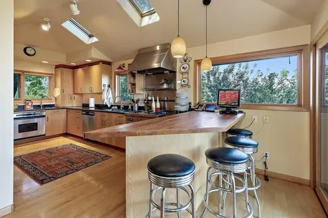 290 Skycrest Drive Ashland OR 97520