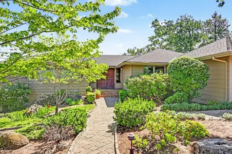 290 Skycrest Drive Ashland OR 97520