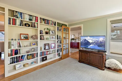 290 Skycrest Drive Ashland OR 97520