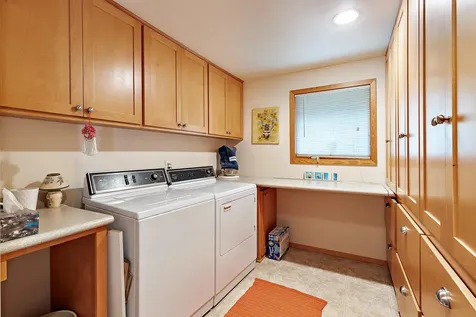 290 Skycrest Drive Ashland OR 97520