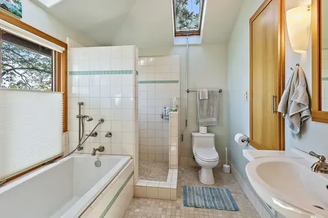 290 Skycrest Drive Ashland OR 97520