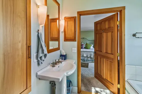290 Skycrest Drive Ashland OR 97520