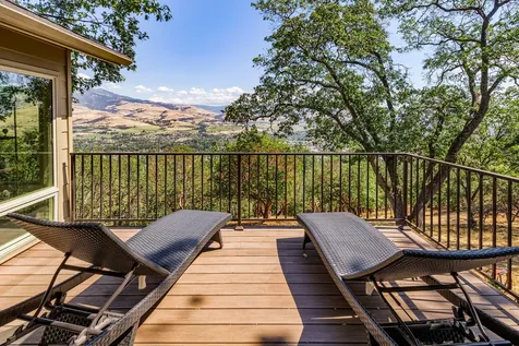 290 Skycrest Drive Ashland OR 97520