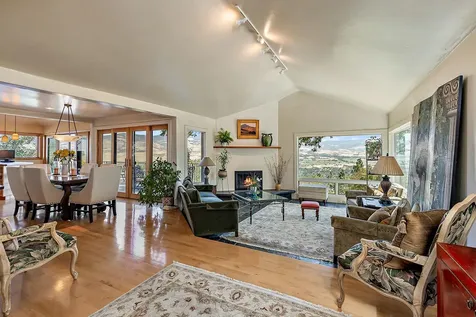 290 Skycrest Drive Ashland OR 97520