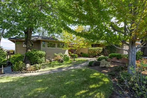 290 Skycrest Drive Ashland OR 97520