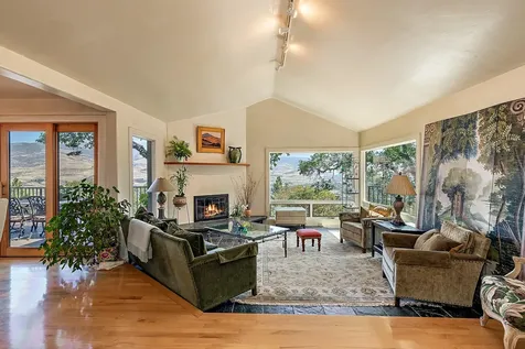 290 Skycrest Drive Ashland OR 97520