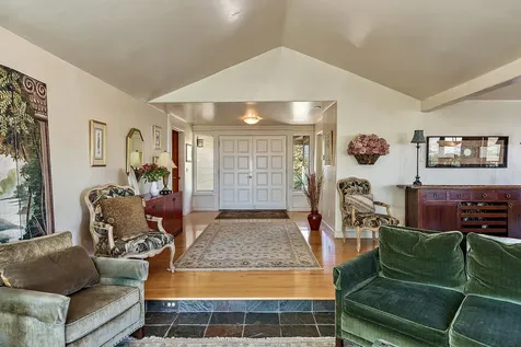 290 Skycrest Drive Ashland OR 97520