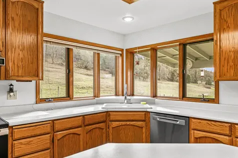 12838 Ramsey Road Gold Hill OR 97525
