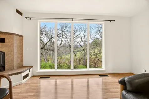 523 Strawberry Lane Ashland OR 97520
