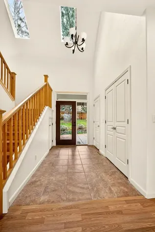 523 Strawberry Lane Ashland OR 97520