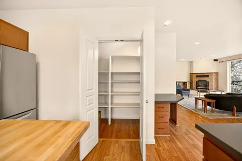 523 Strawberry Lane Ashland OR 97520