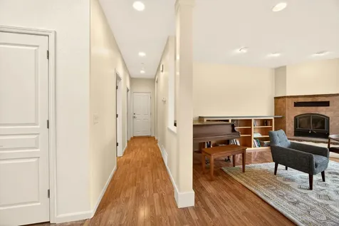 523 Strawberry Lane Ashland OR 97520