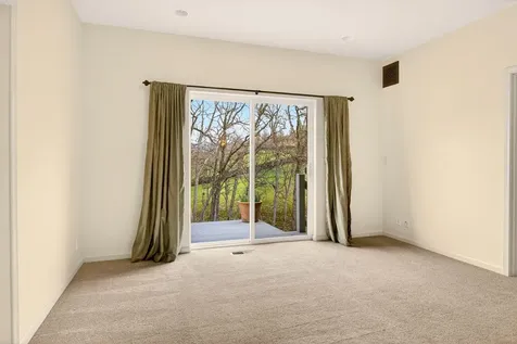 523 Strawberry Lane Ashland OR 97520