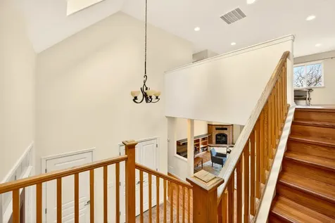 523 Strawberry Lane Ashland OR 97520