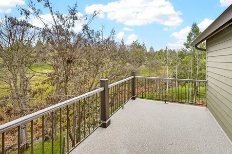 523 Strawberry Lane Ashland OR 97520
