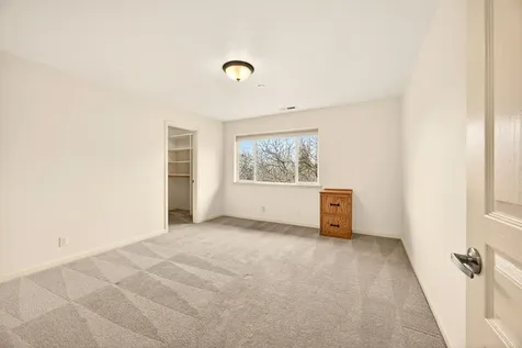 523 Strawberry Lane Ashland OR 97520