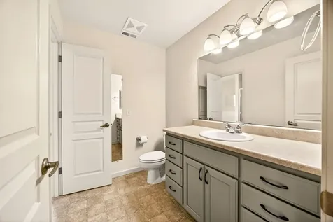 523 Strawberry Lane Ashland OR 97520