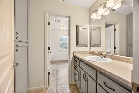 523 Strawberry Lane Ashland OR 97520