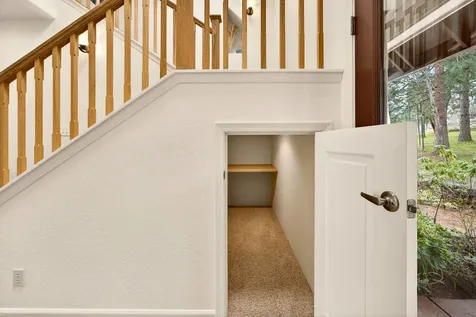 523 Strawberry Lane Ashland OR 97520