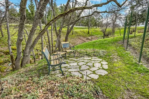 523 Strawberry Lane Ashland OR 97520