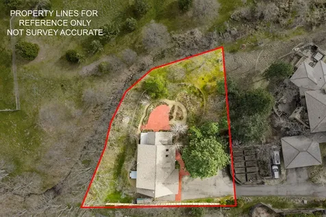 523 Strawberry Lane Ashland OR 97520