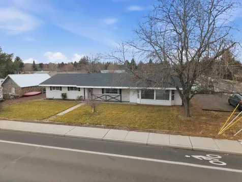 1915 SW 23rd Street Redmond OR 97756