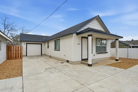 1915 SW 23rd Street Redmond OR 97756