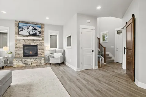 1607 NW Underpass Avenue Redmond OR 97756