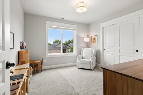 1607 NW Underpass Avenue Redmond OR 97756