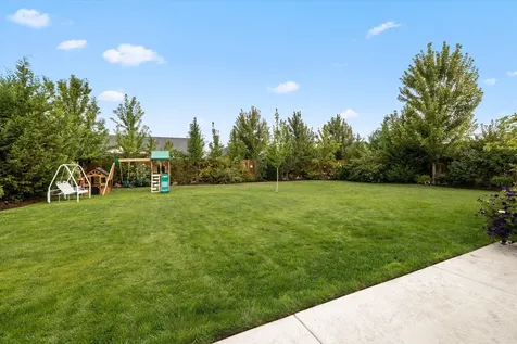 1607 NW Underpass Avenue Redmond OR 97756