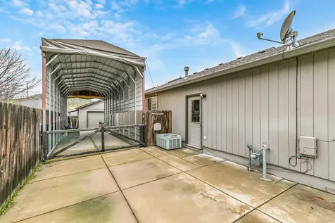 1620 Edgevale Avenue Medford OR 97504