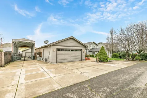 1620 Edgevale Avenue Medford OR 97504