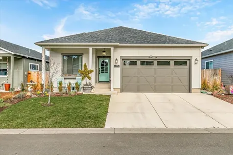 248 Christopher Way Talent OR 97540