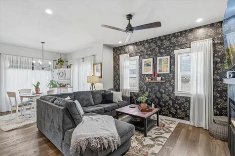 248 Christopher Way Talent OR 97540