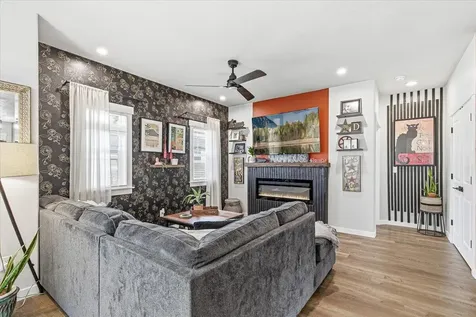 248 Christopher Way Talent OR 97540