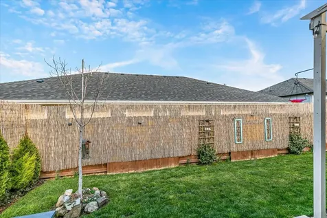 248 Christopher Way Talent OR 97540