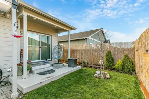 248 Christopher Way Talent OR 97540