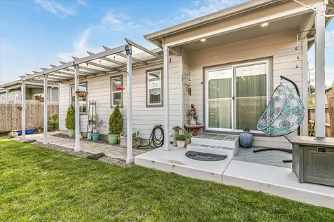 248 Christopher Way Talent OR 97540