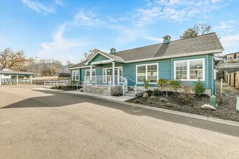 248 Christopher Way Talent OR 97540