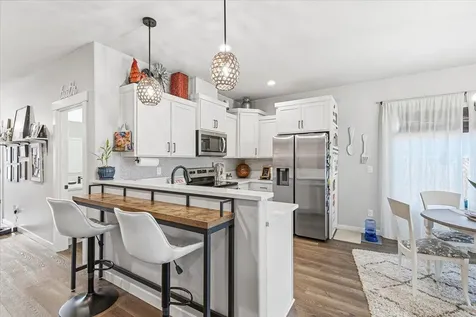 248 Christopher Way Talent OR 97540